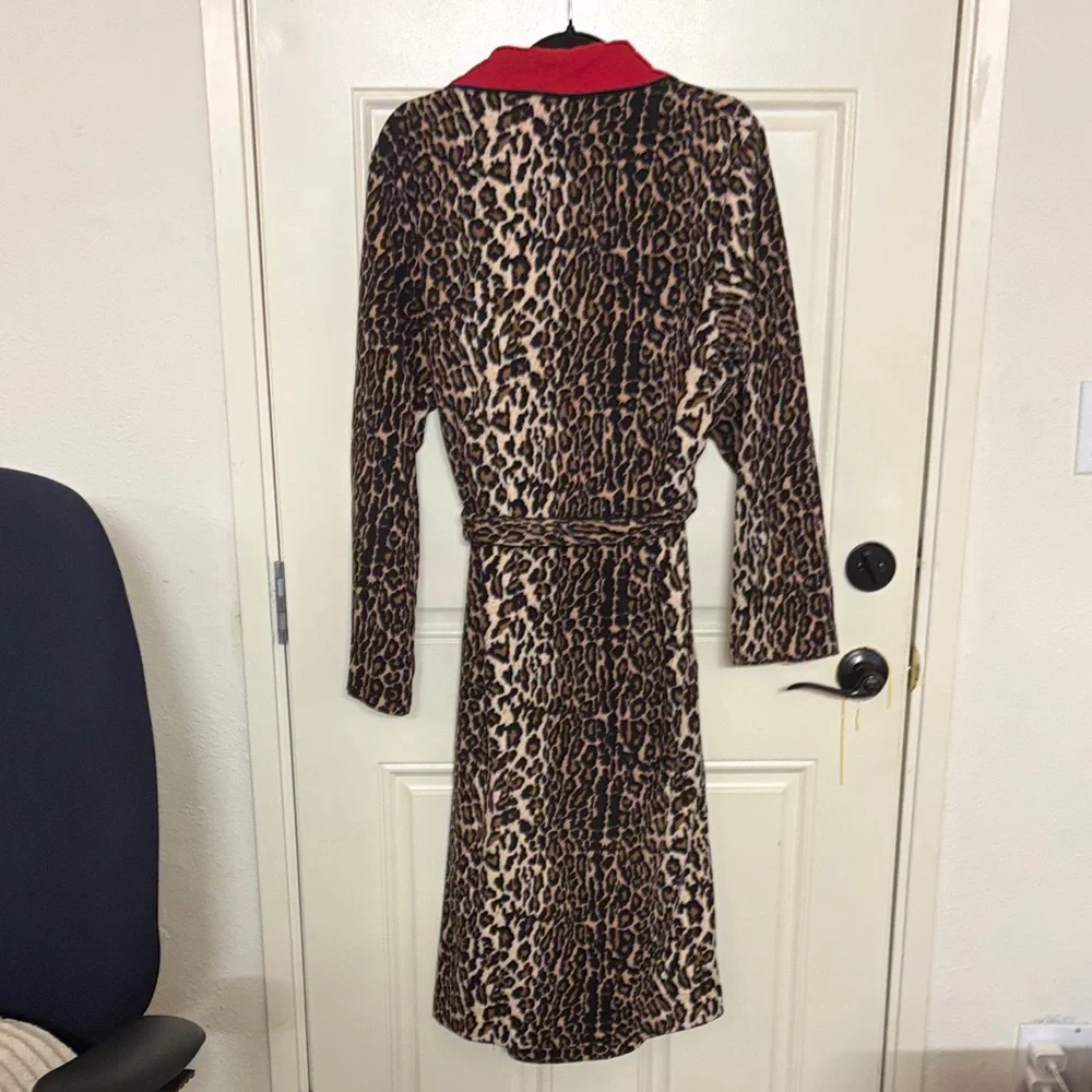 Nick & Nora Animal Print Robe with Vibrant Red Collar - Picture 4 of 4